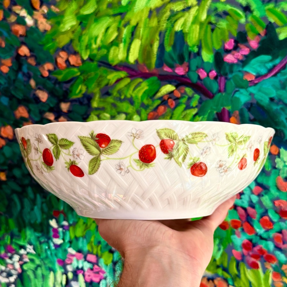 Bernardaud Limoges vintage porcelain strawberry serving bowl